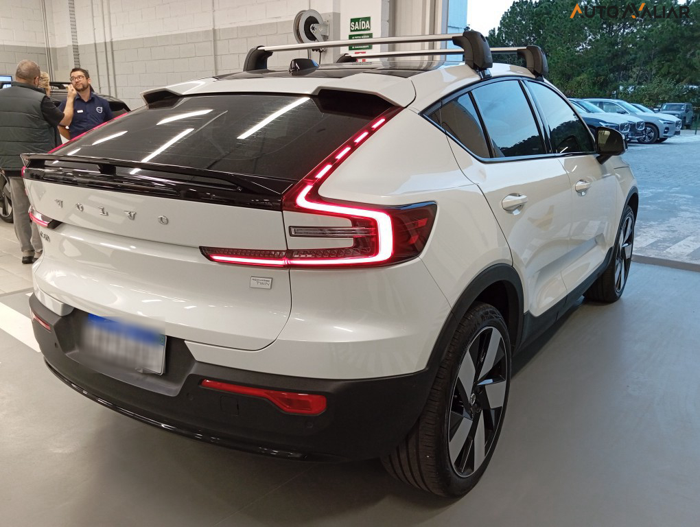 VOLVO C40 P8 RECHARGE TWIN ELECTRIC ULTIMATE AWD