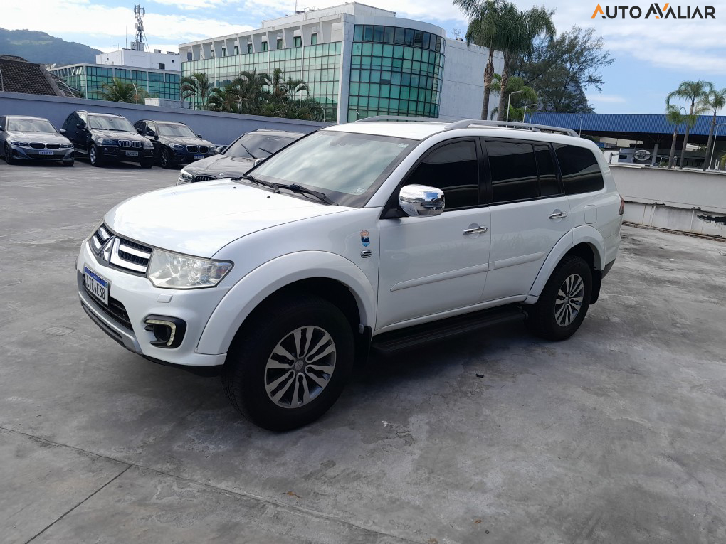 MITSUBISHI PAJERO 3.2 HPE 4X4 7 LUGARES 16V TURBO INTERCOOLER DIESEL 4P AUTOMATICO
