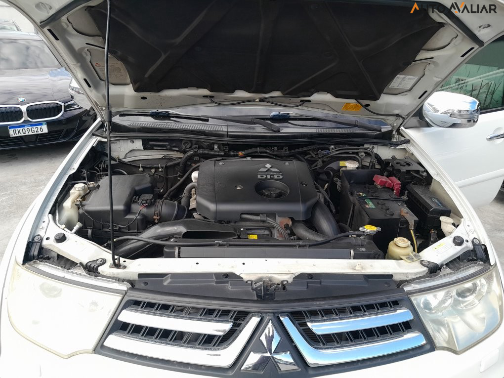 MITSUBISHI PAJERO 3.2 HPE 4X4 7 LUGARES 16V TURBO INTERCOOLER DIESEL 4P AUTOMATICO