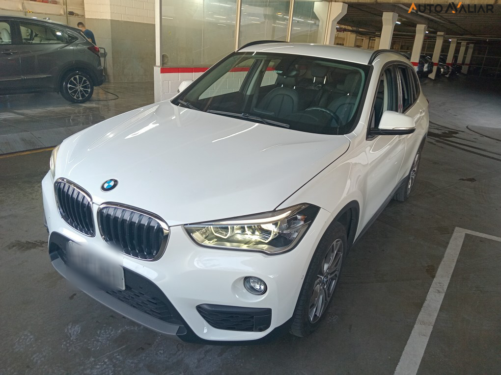 BMW X1 2.0 16V TURBO ACTIVEFLEX SDRIVE20I 4P AUTOMATICO