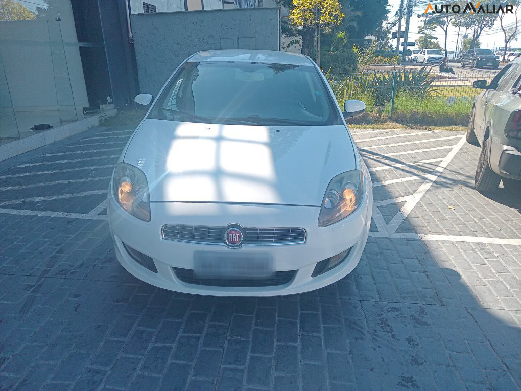 FIAT BRAVO 1.8 ESSENCE 16V FLEX 4P AUTOMATIZADO