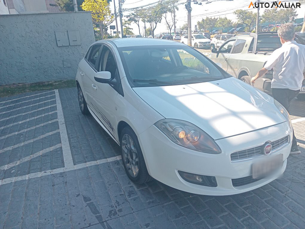 FIAT BRAVO 1.8 ESSENCE 16V FLEX 4P AUTOMATIZADO