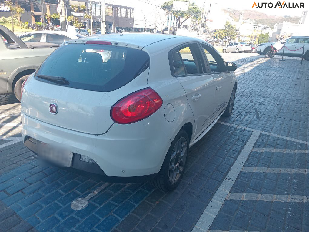 FIAT BRAVO 1.8 ESSENCE 16V FLEX 4P AUTOMATIZADO