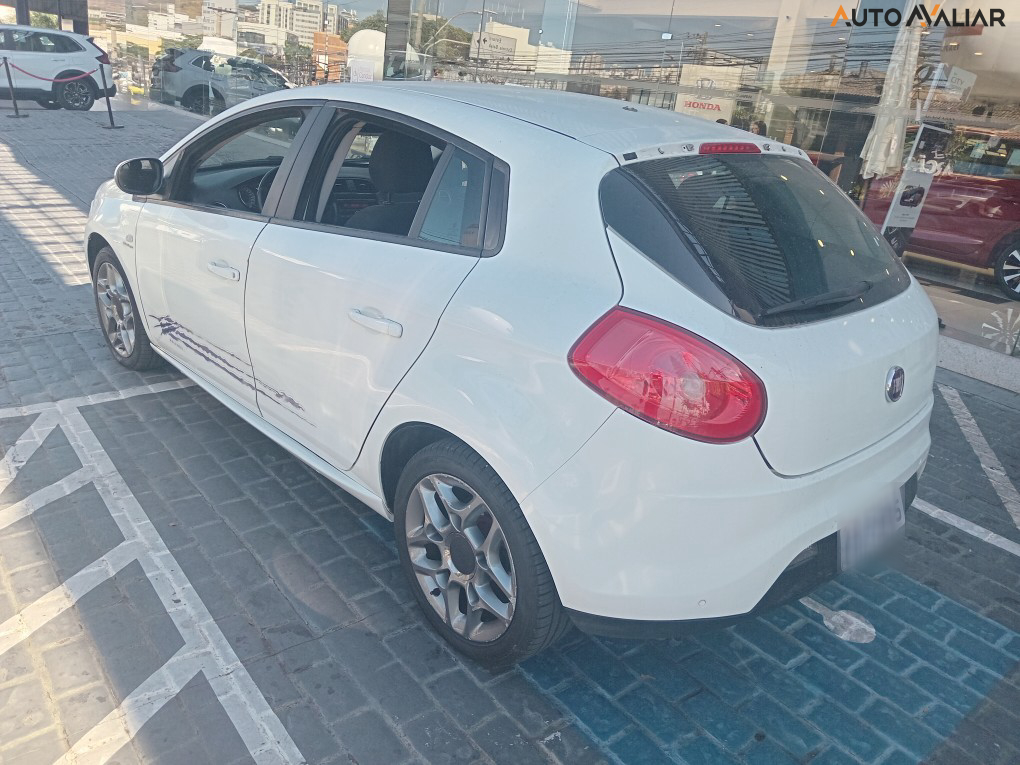 FIAT BRAVO 1.8 ESSENCE 16V FLEX 4P AUTOMATIZADO