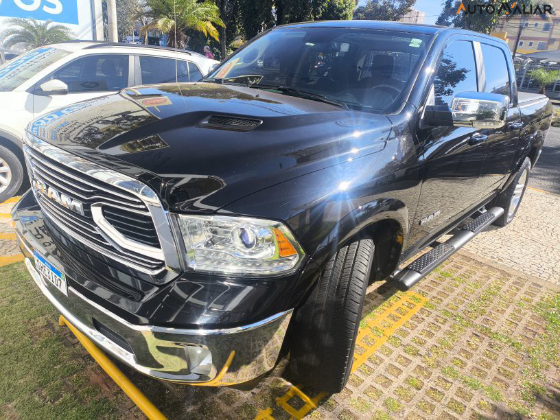 RAM CLASSIC 5.7 V8 GASOLINA LARAMIE NIGHT EDITION CD 4X4 AUTOMATICO