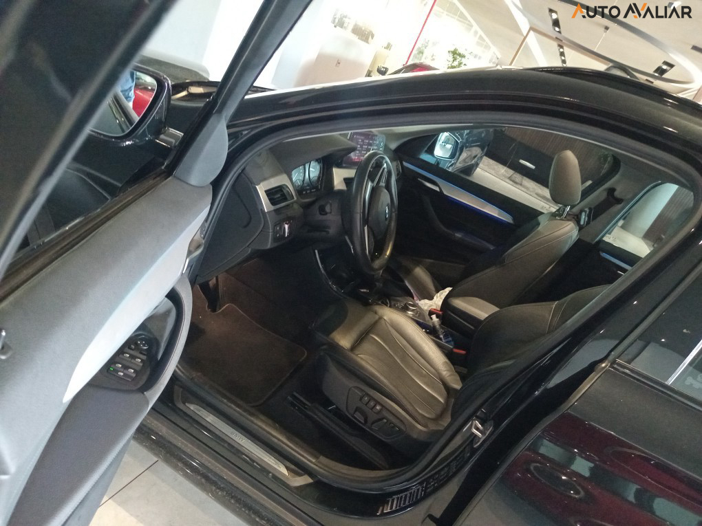 BMW X1 2.0 16V TURBO ACTIVEFLEX XDRIVE25I SPORT 4P AUTOMATICO