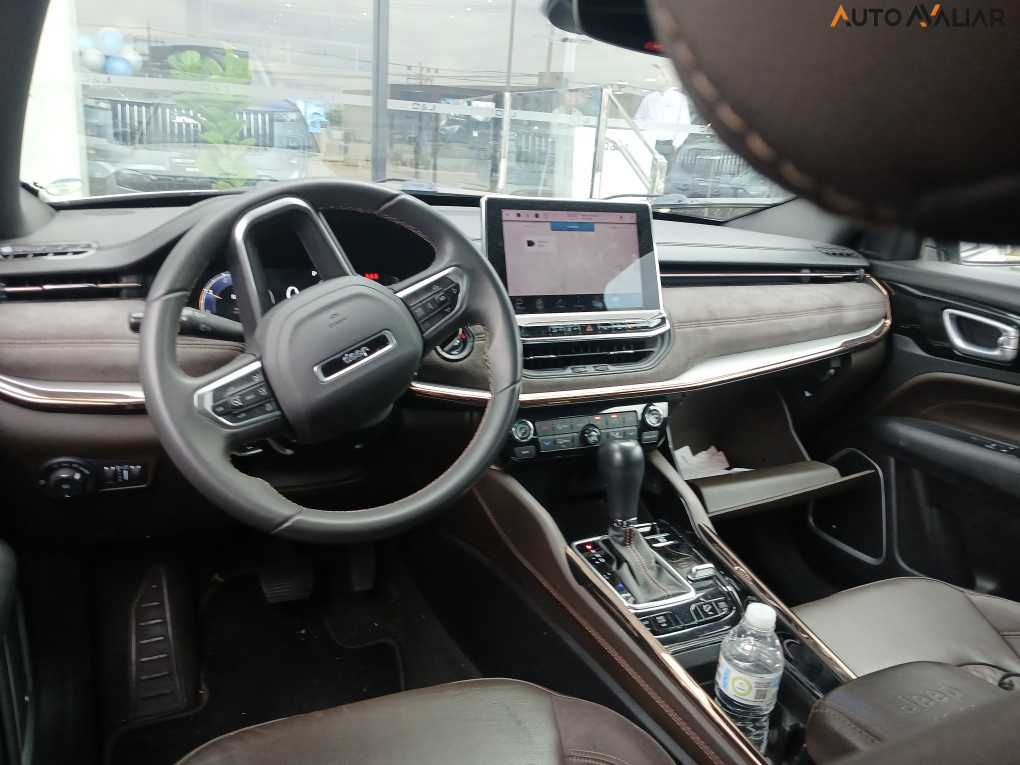 JEEP COMMANDER 2.0 TD380 TURBO DIESEL OVERLAND AT9