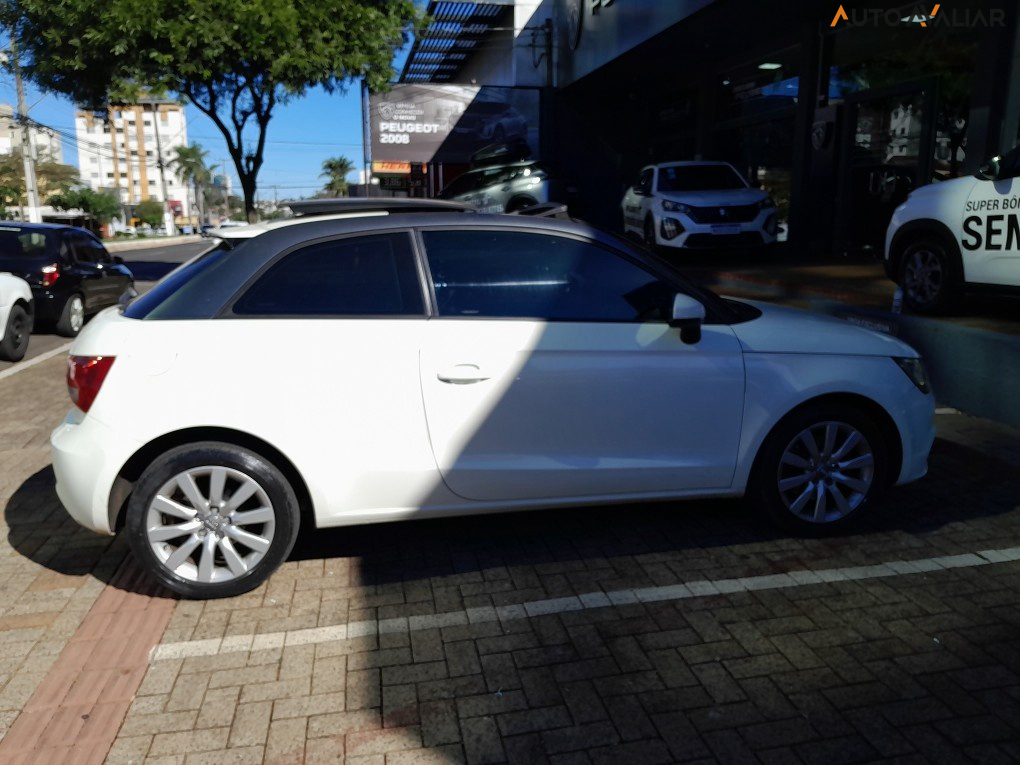 AUDI A1 1.4 16V TFSI(S-TRONIC)