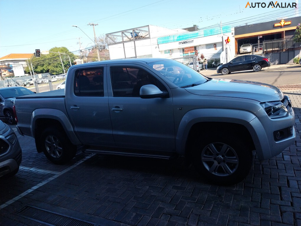 VOLKSWAGEN AMAROK 2.0 TRENDLINE 4X4 CD 16V TURBO INTERCOOLER DIESEL 4P AUTOMATICO