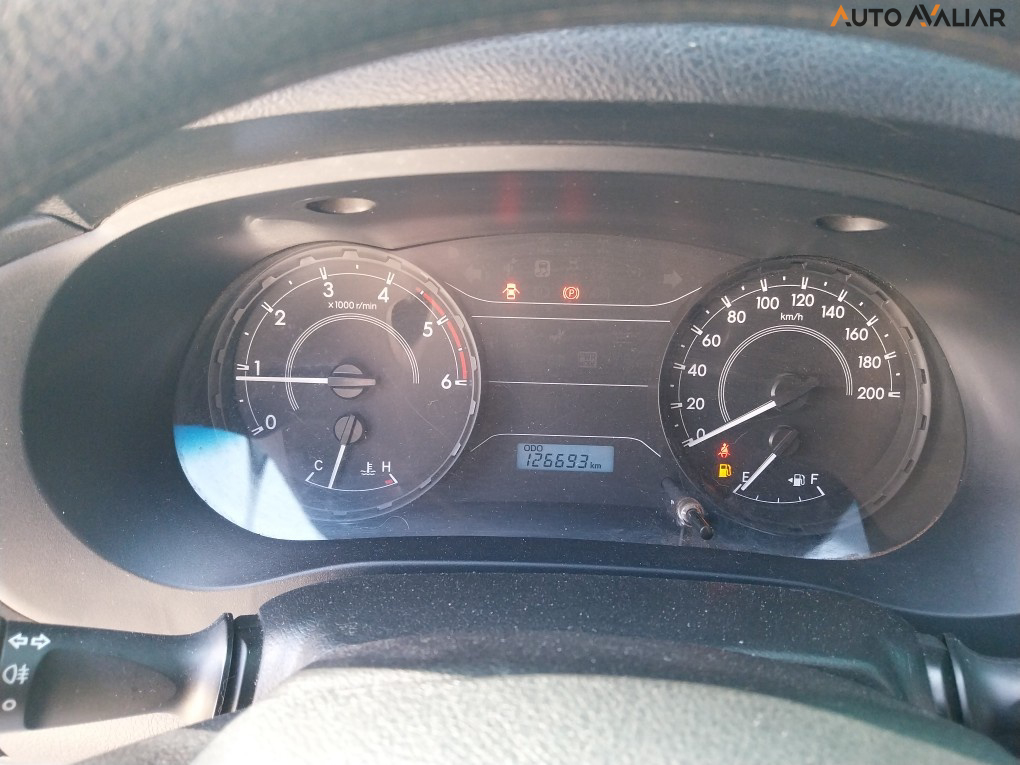 TOYOTA HILUX 2.8 NARROW 4X4 CD 16V DIESEL 4P MANUAL