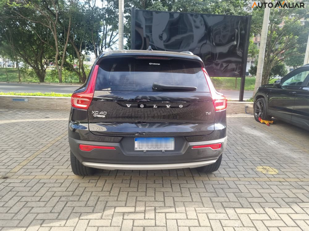 VOLVO XC40 2.0 T4 GASOLINA MOMENTUM GEARTRONIC