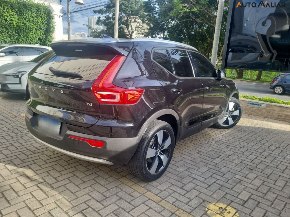 VOLVO XC40 2.0 T4 GASOLINA MOMENTUM GEARTRONIC