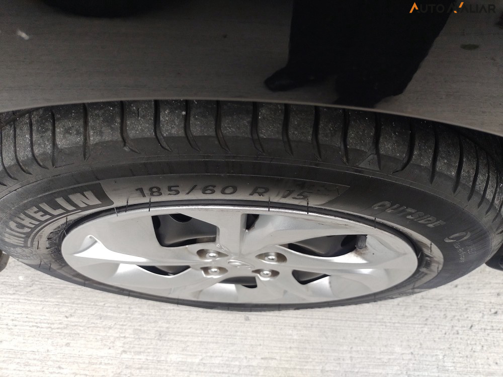 HYUNDAI HB20S 1.0 12V FLEX COMFORT PLUS MANUAL