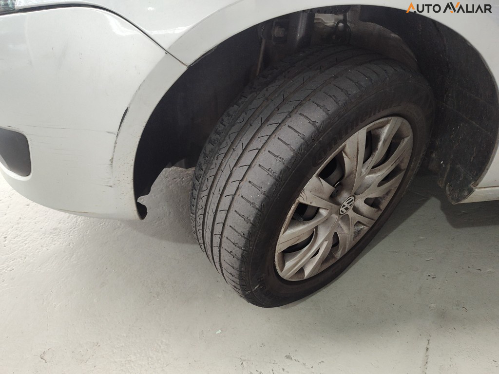 VOLKSWAGEN FOX 1.6 MI 8V FLEX 4P MANUAL