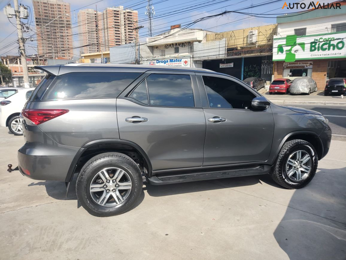 TOYOTA HILUX SW4 2.7 SRV 7 LUGARES 4X2 16V FLEX 4P AUTOMATICO