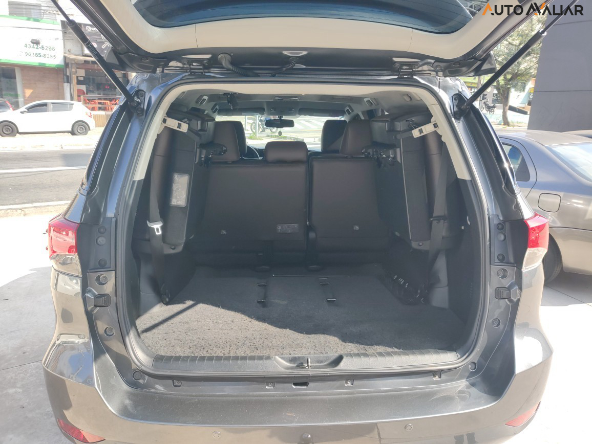 TOYOTA HILUX SW4 2.7 SRV 7 LUGARES 4X2 16V FLEX 4P AUTOMATICO
