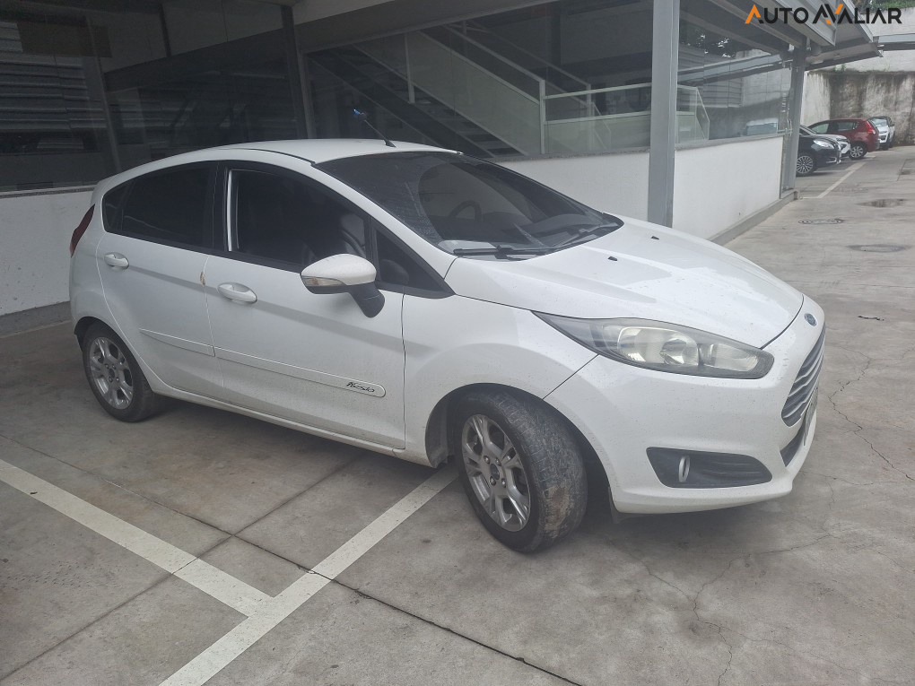 FORD FIESTA 1.6 SE HATCH 16V FLEX 4P MANUAL