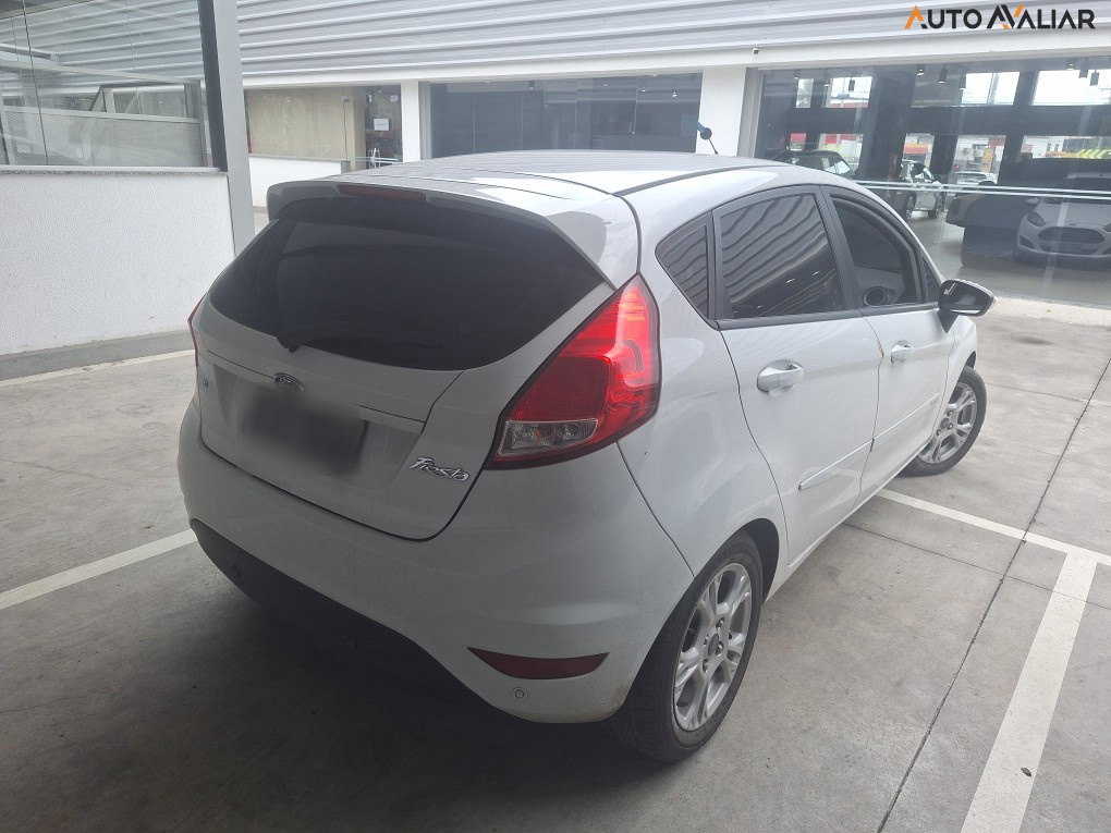 FORD FIESTA 1.6 SE HATCH 16V FLEX 4P MANUAL