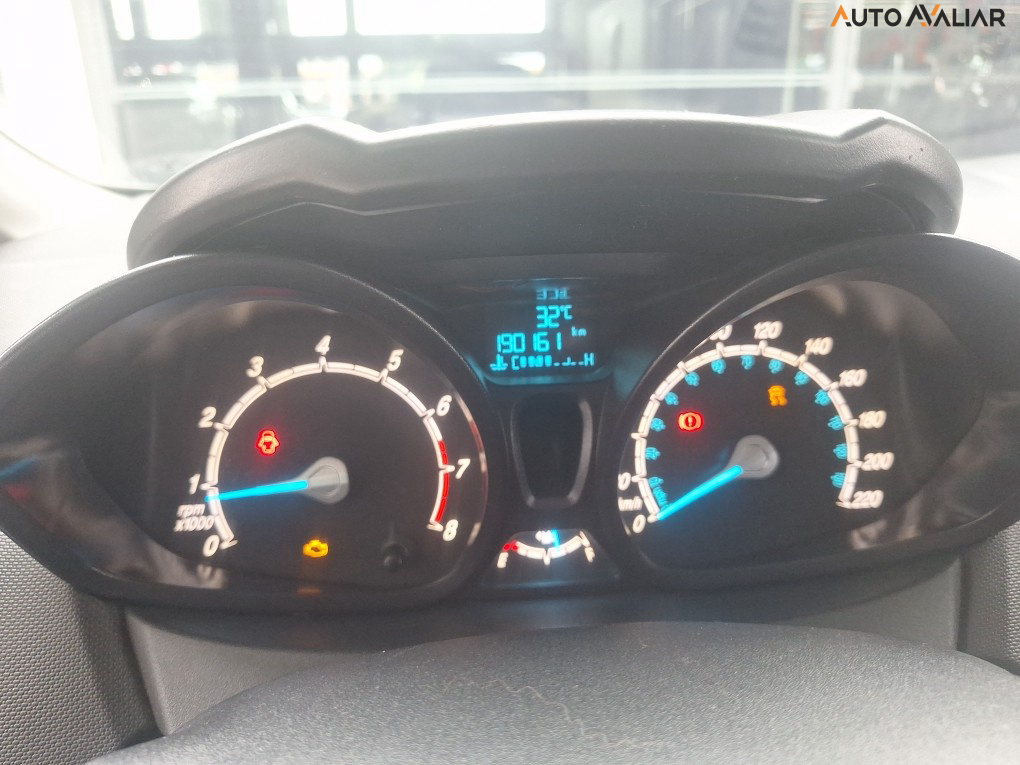 FORD FIESTA 1.6 SE HATCH 16V FLEX 4P MANUAL