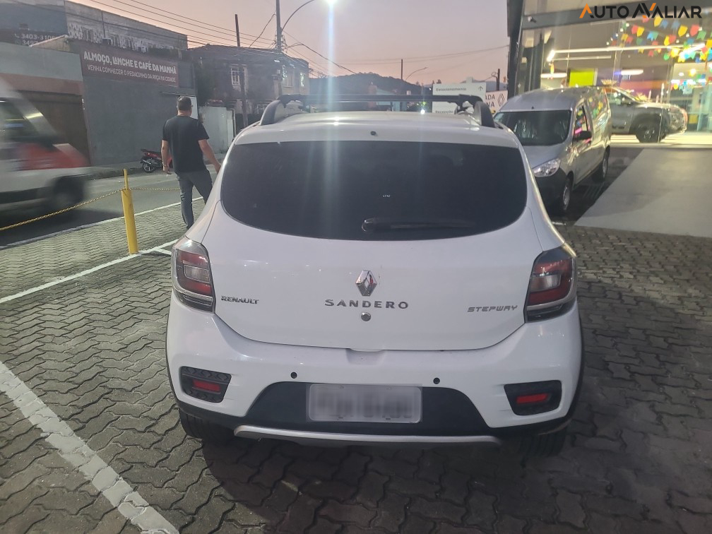RENAULT SANDERO 1.6 16V SCE FLEX STEPWAY 4P MANUAL