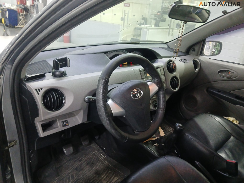 TOYOTA ETIOS 1.3 XS 16V FLEX 4P MANUAL