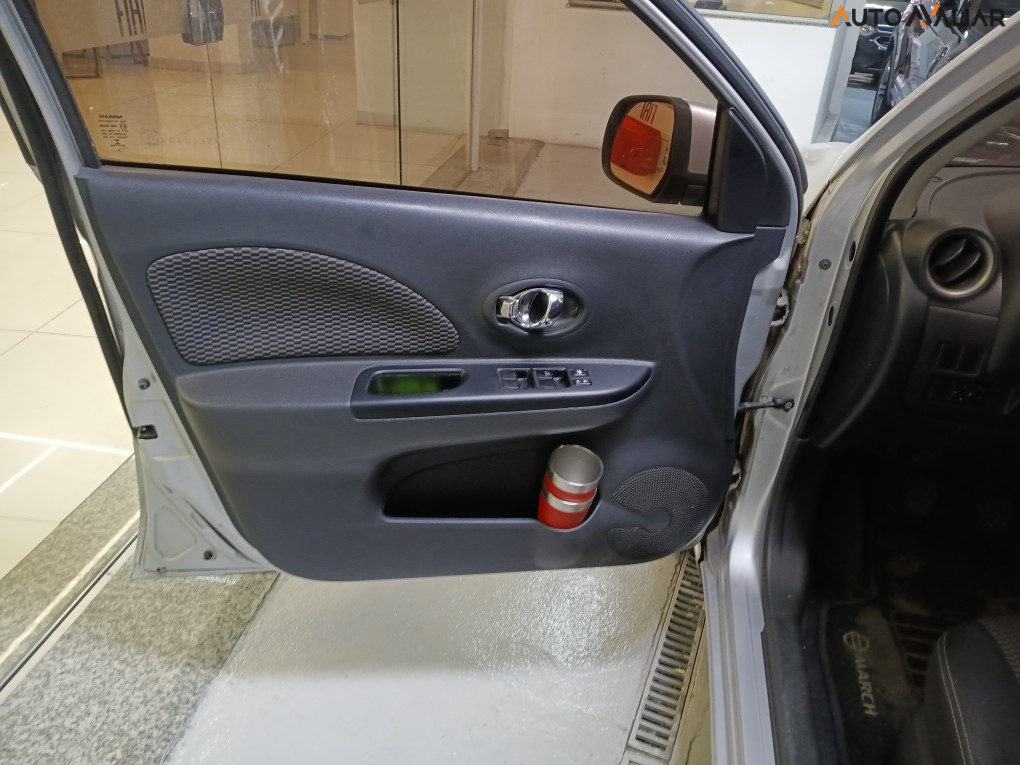 NISSAN MARCH 1.6 SV 16V FLEX 4P MANUAL