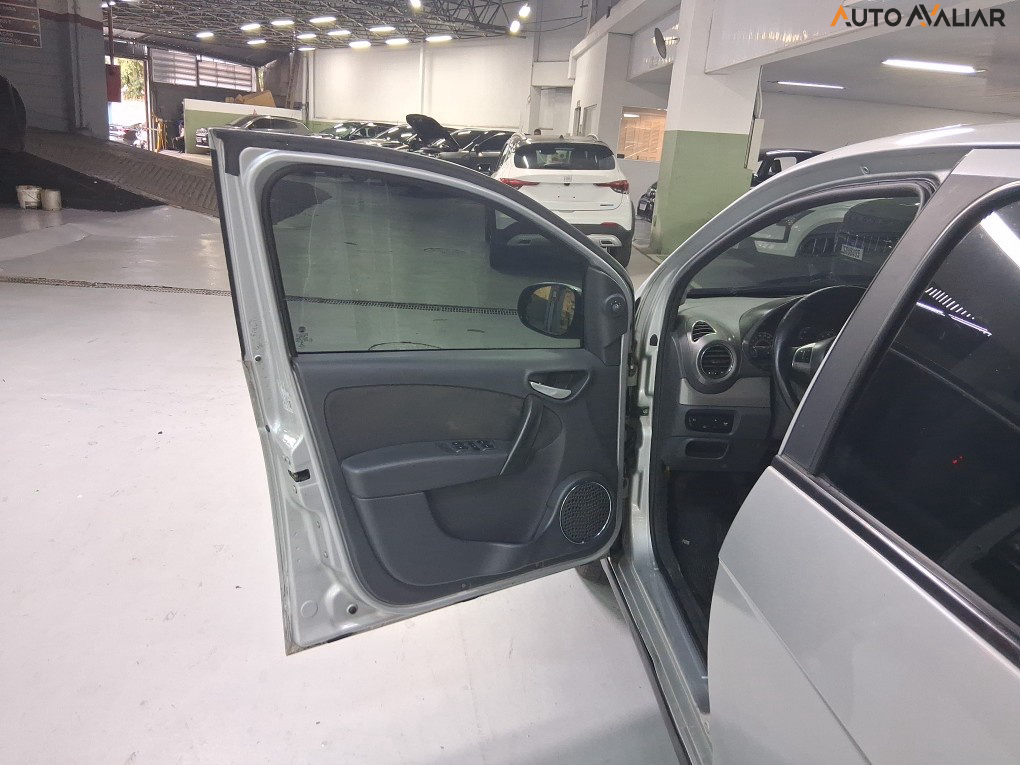 FIAT GRAND SIENA 1.6 MPI ESSENCE 16V FLEX 4P MANUAL