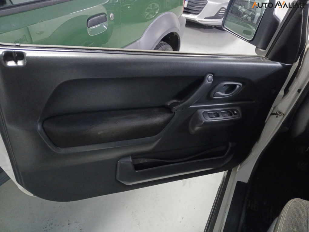 SUZUKI JIMNY 1.3 4ALL 4X4 16V GASOLINA 2P MANUAL