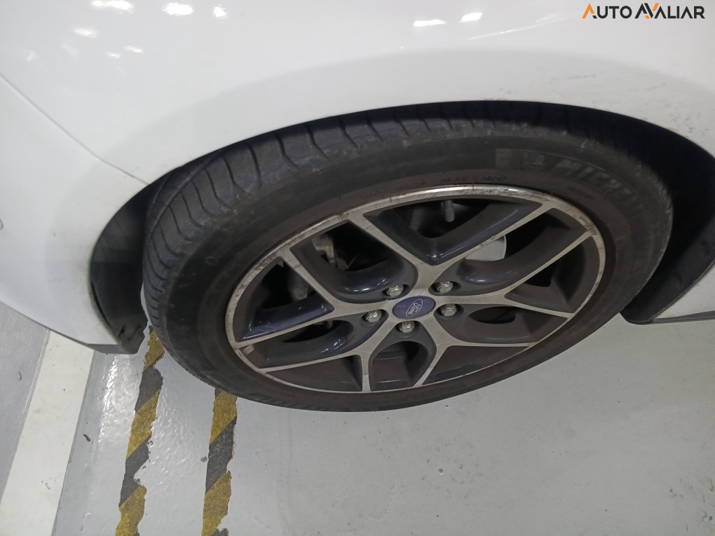 FORD FOCUS 2.0 TITANIUM 16V FLEX 4P POWERSHIFT