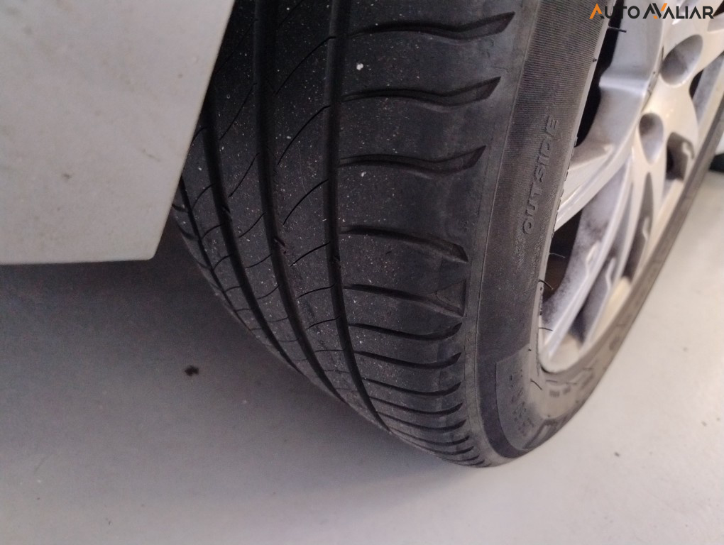 AUDI A4 2.0 TFSI ATTRACTION GASOLINA 4P S TRONIC