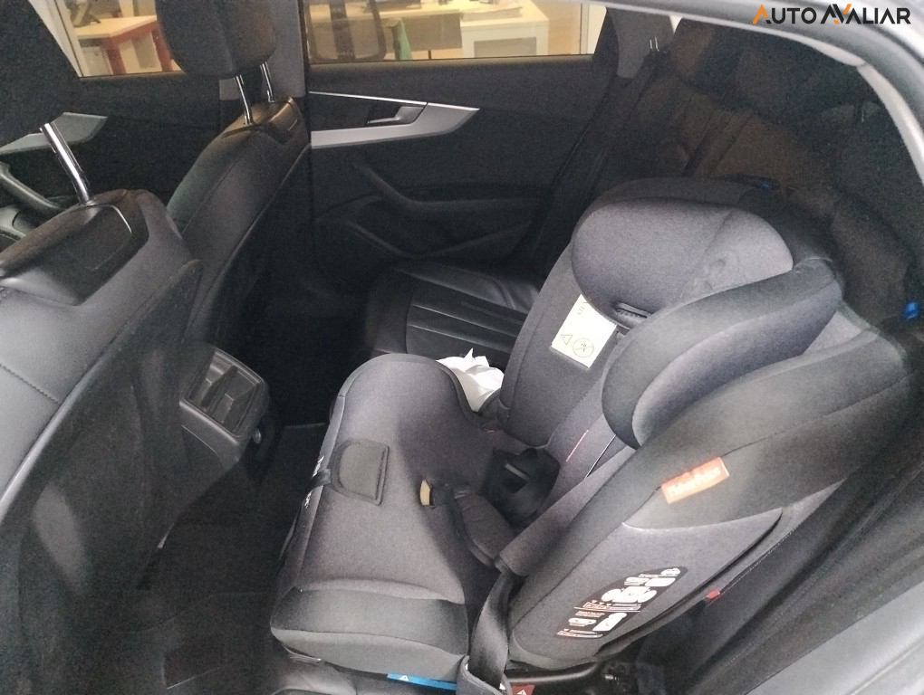 AUDI A4 2.0 TFSI ATTRACTION GASOLINA 4P S TRONIC