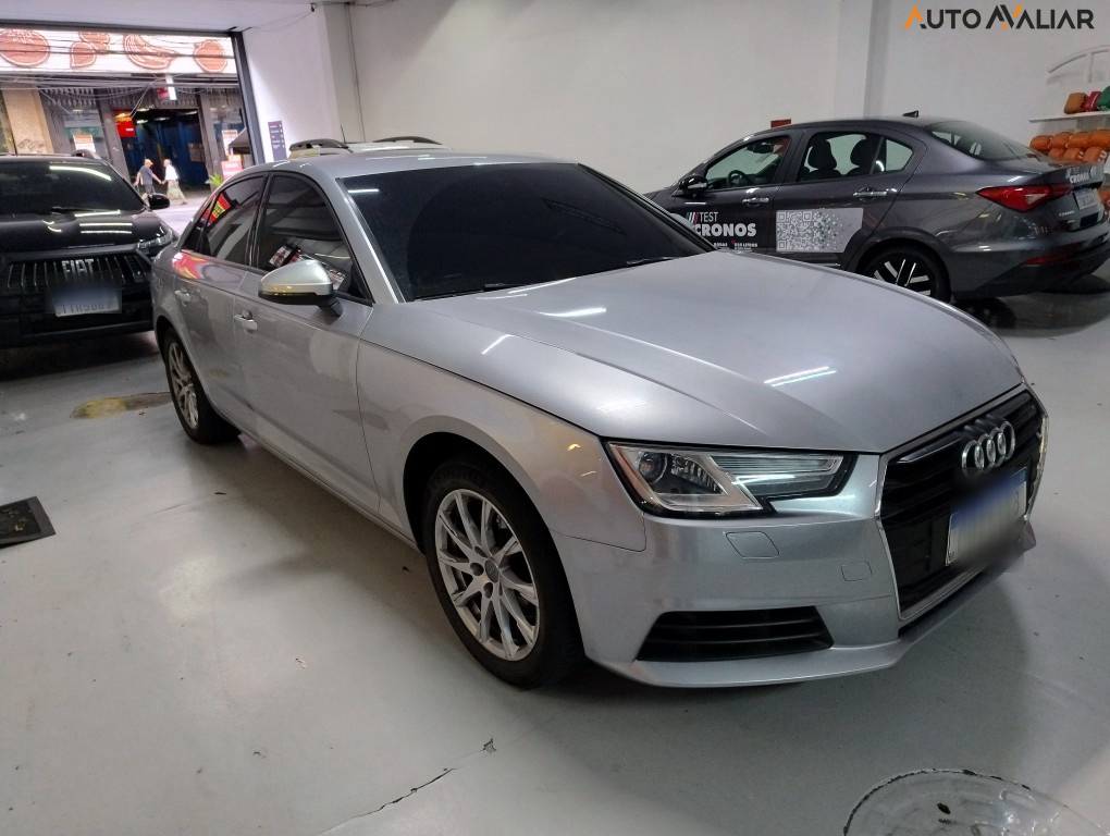 AUDI A4 2.0 TFSI ATTRACTION GASOLINA 4P S TRONIC