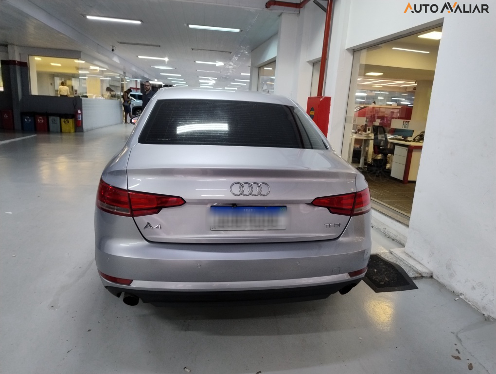 AUDI A4 2.0 TFSI ATTRACTION GASOLINA 4P S TRONIC