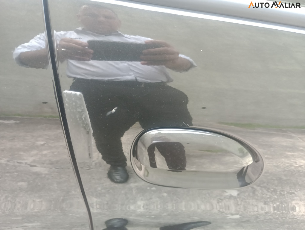 RENAULT KWID 1.0 12V SCE FLEX INTENSE MANUAL