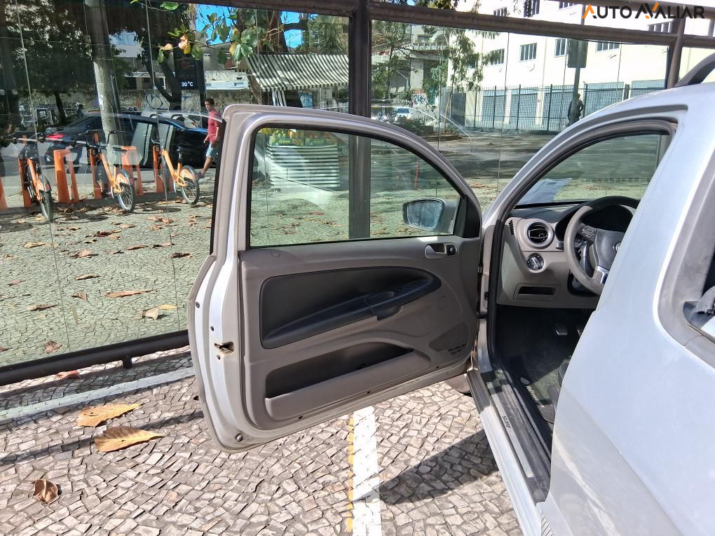 VOLKSWAGEN SAVEIRO 1.6 MI SURF CS 8V FLEX 2P MANUAL