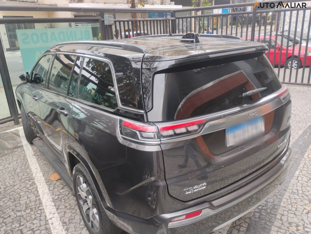 JEEP COMMANDER 2.0 TD380 TURBO DIESEL OVERLAND AT9