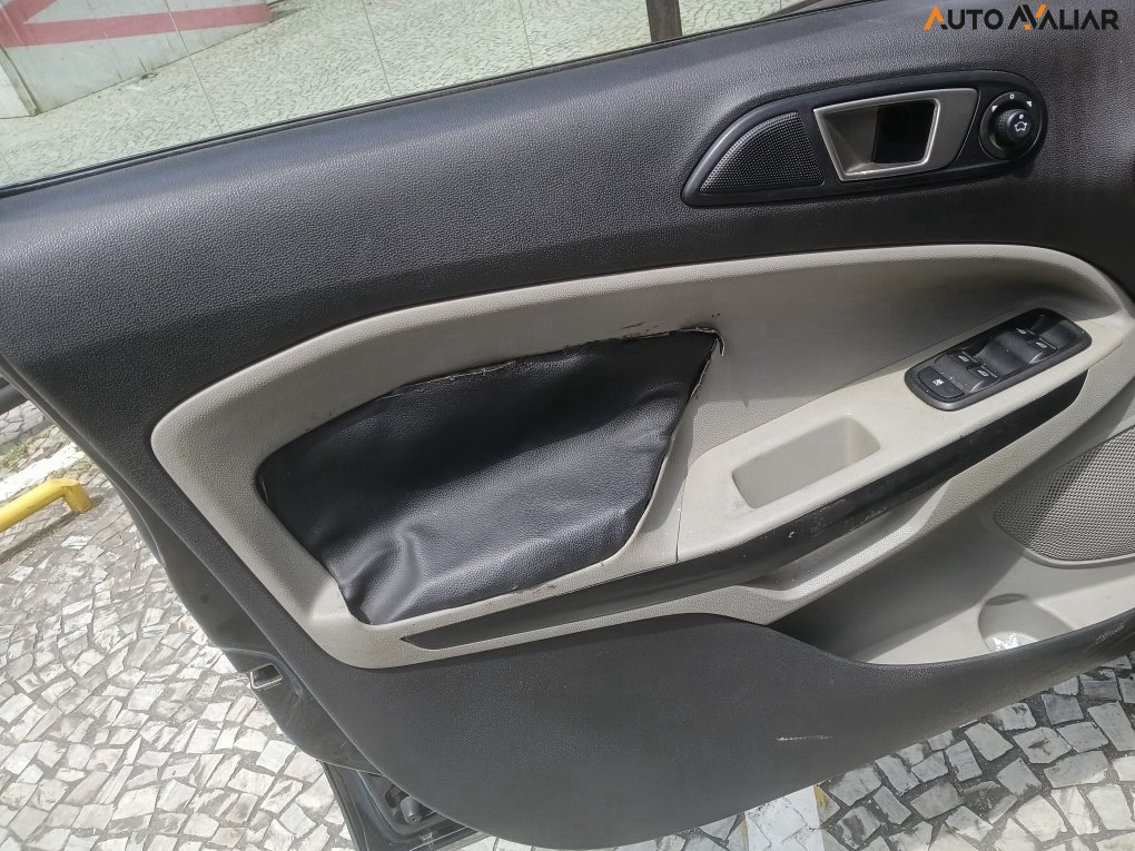 FORD ECOSPORT 2.0 TITANIUM 16V FLEX 4P AUTOMATICO