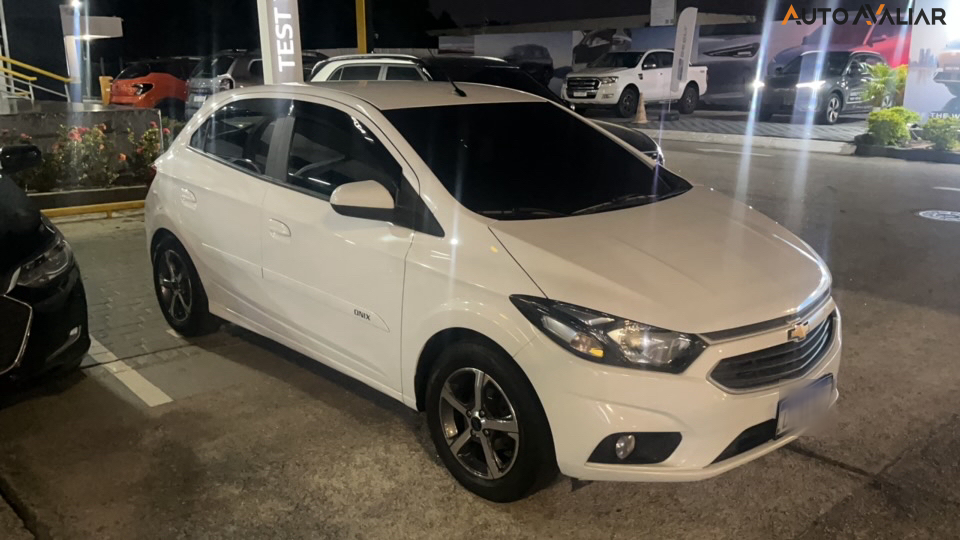 CHEVROLET ONIX 1.4 MPFI LT 8V FLEX 4P AUTOMATICO