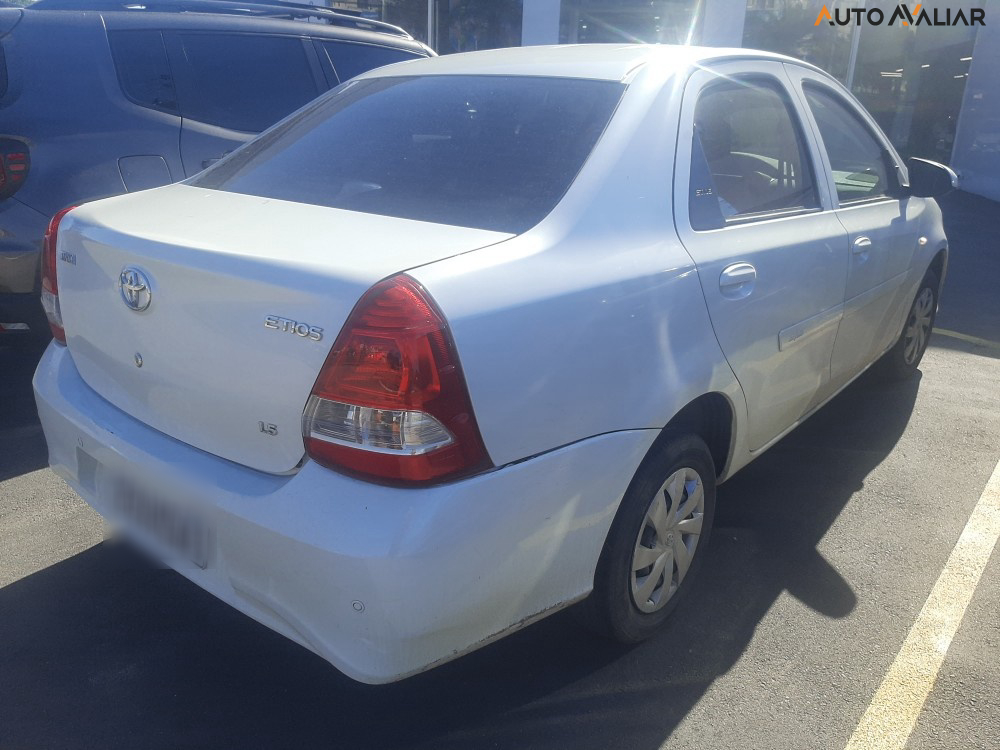 TOYOTA ETIOS 1.5 X SEDAN 16V FLEX 4P AUTOMATICO