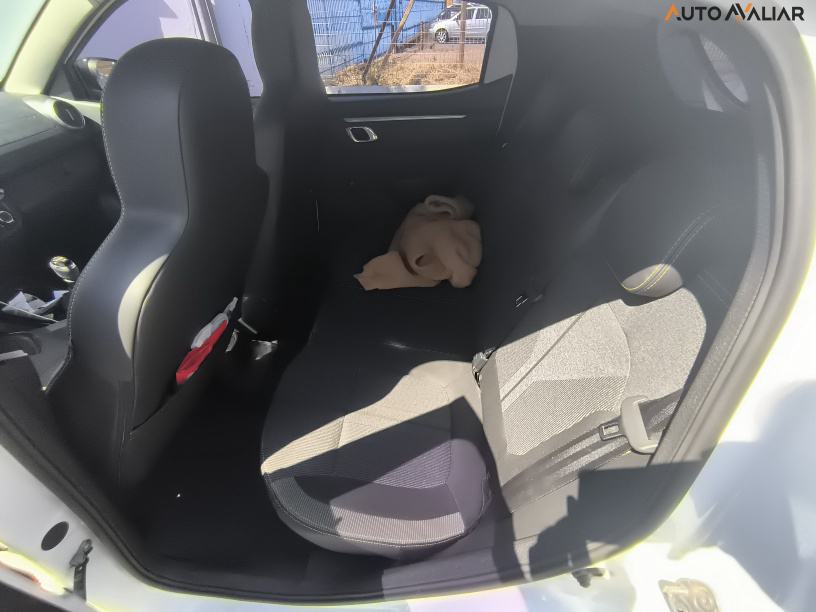 RENAULT KWID 1.0 12V SCE FLEX OUTSIDER MANUAL