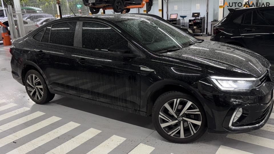 VOLKSWAGEN VIRTUS 1.0 200 TSI HIGHLINE AUTOMÁTICO