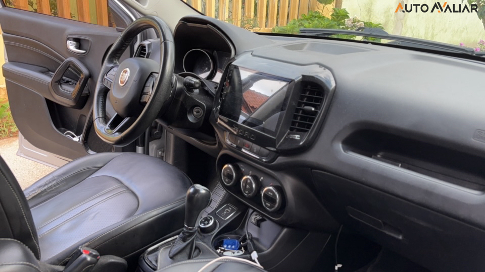 FIAT TORO 2.0 16V TURBO DIESEL FREEDOM 4WD AT9