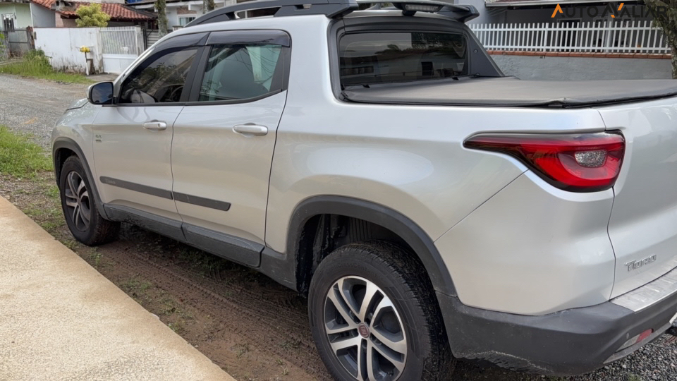 FIAT TORO 2.0 16V TURBO DIESEL FREEDOM 4WD AT9