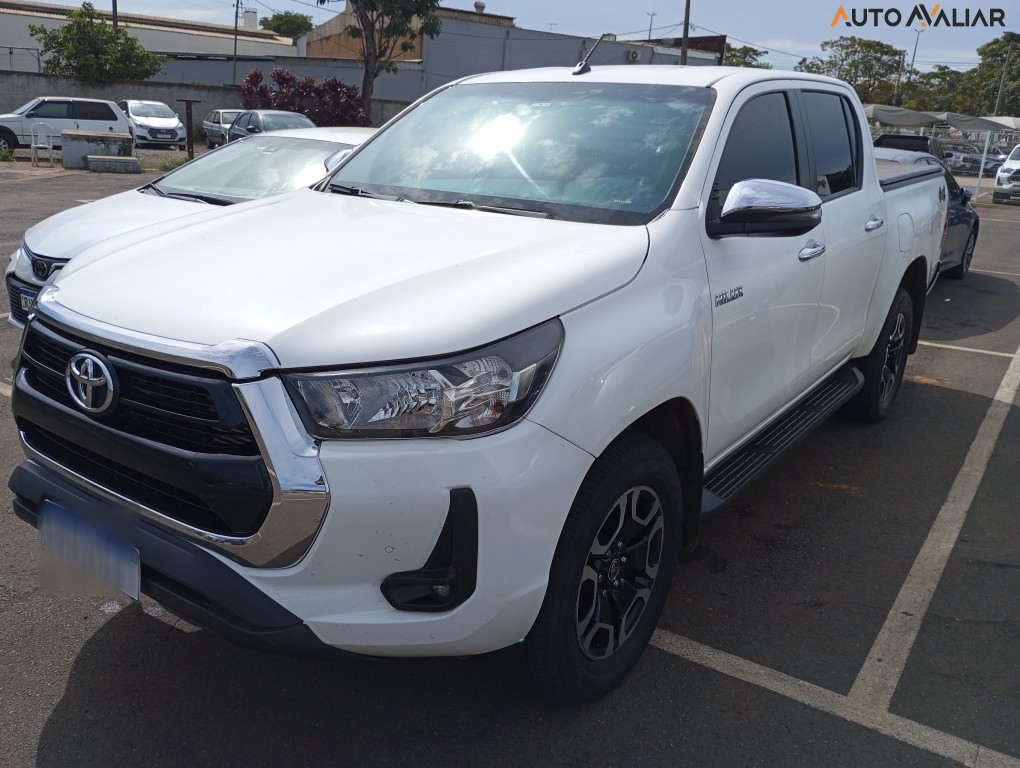 TOYOTA HILUX 2.8 D-4D TURBO DIESEL CD SRV 4X4 AUTOMÁTICO