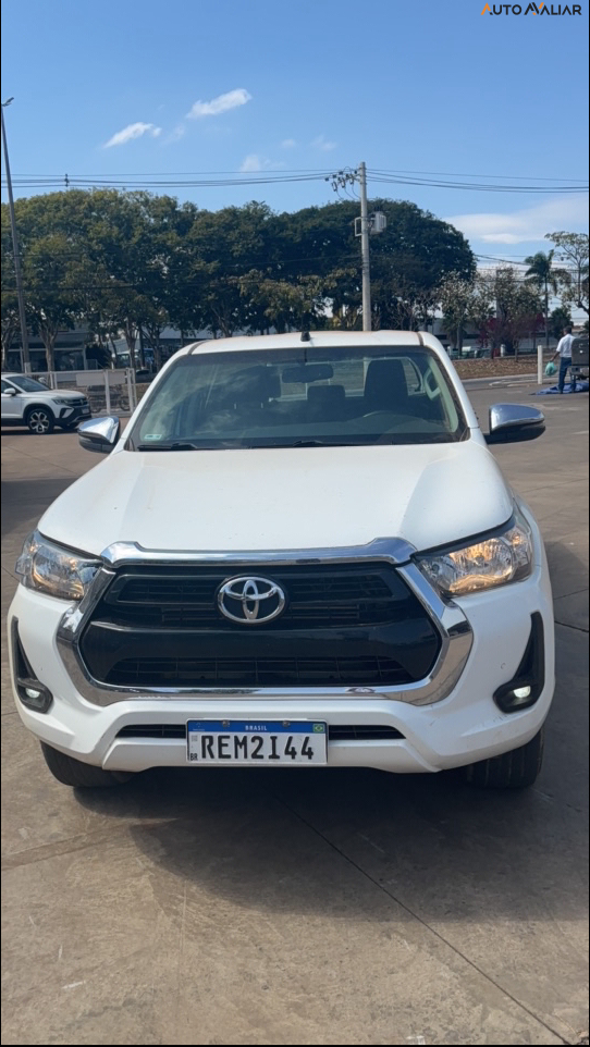 TOYOTA HILUX 2.8 D-4D TURBO DIESEL CD SRV 4X4 AUTOMÁTICO