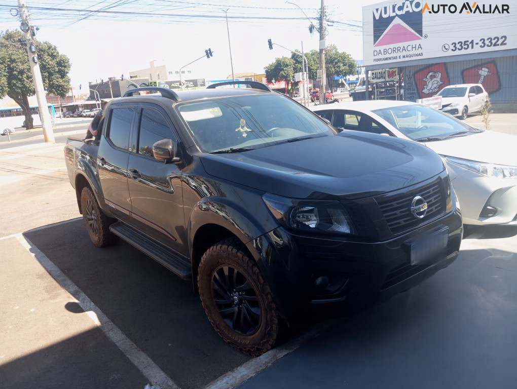 NISSAN FRONTIER 2.3 16V TURBO DIESEL X-GEAR EDITION CD 4X4 AUTOMATICO