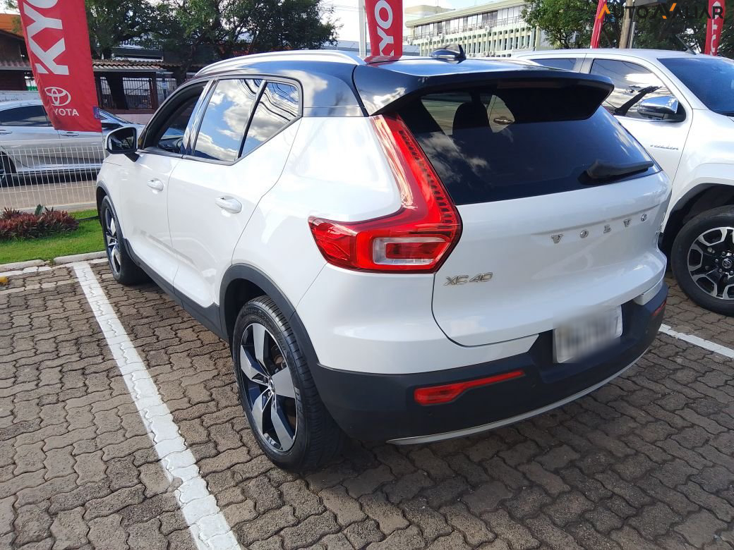VOLVO XC40 2.0 T5 GASOLINA MOMENTUM AWD GEARTRONIC