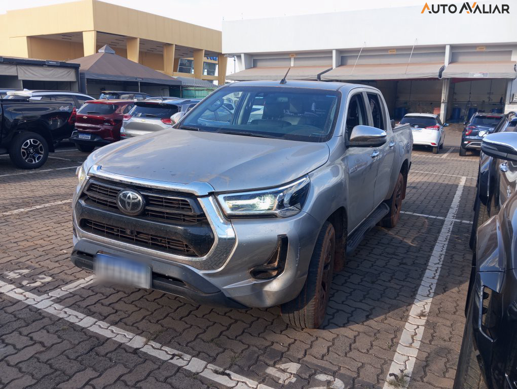 TOYOTA HILUX 2.8 D-4D TURBO DIESEL CD SRX 4X4 AUTOMÁTICO