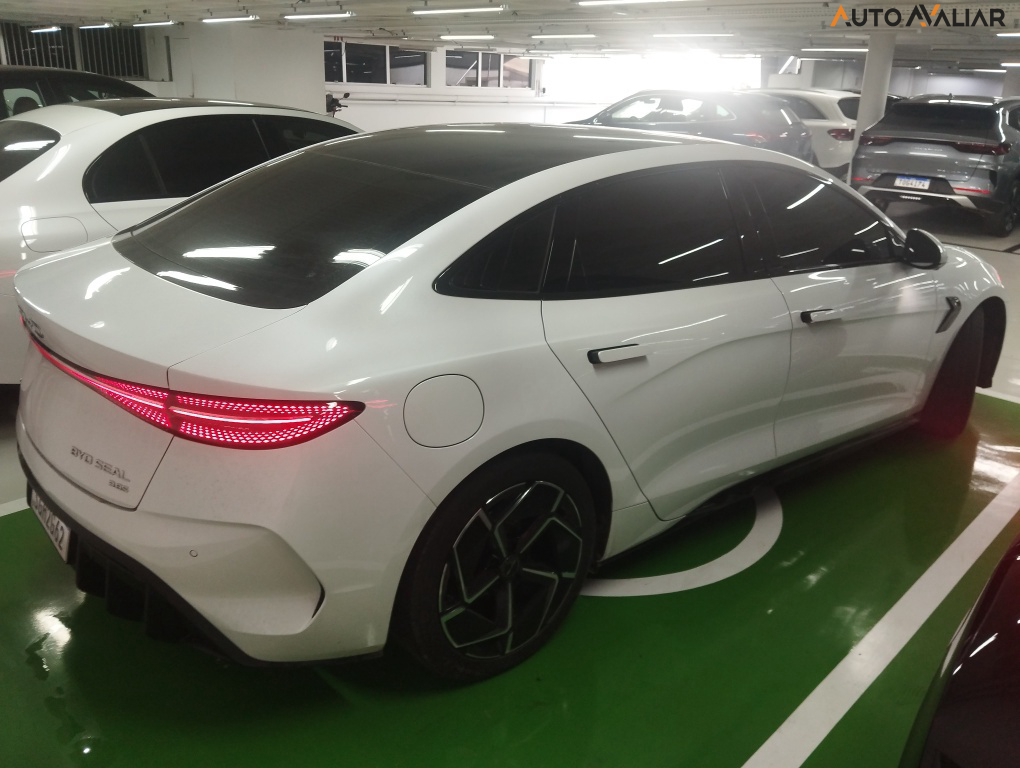 BYD SEAL AWD GS 590EV
