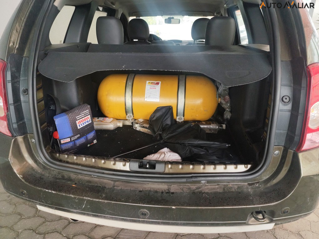 RENAULT DUSTER 2.0 DYNAMIQUE 4X2 16V FLEX 4P AUTOMATICO
